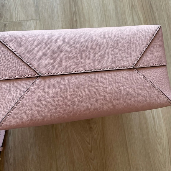 Tory Burch Emerson bucket bag - Picture 4 of 8